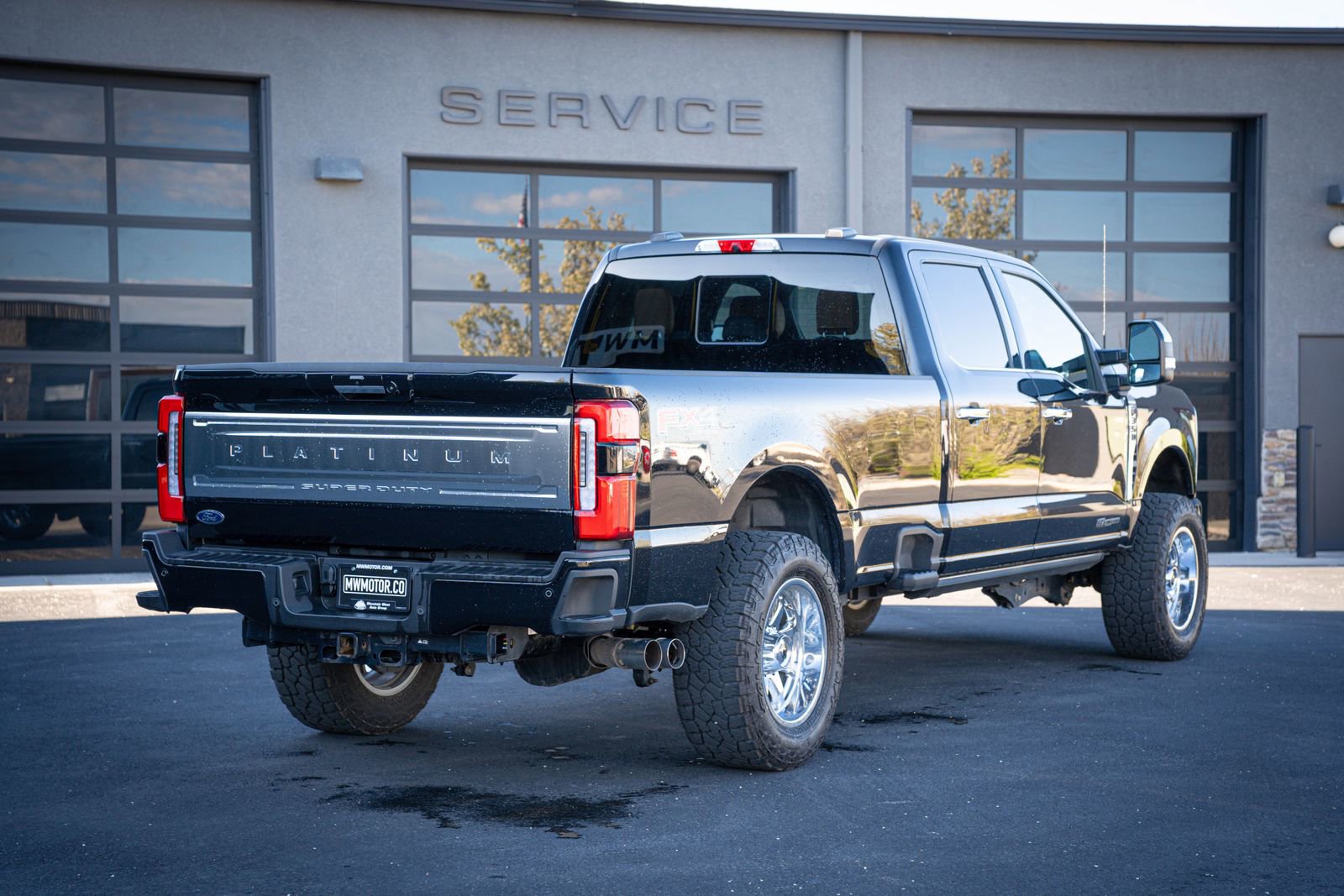 Used 2023 Ford F350 Platinum AWD/4WD image 7