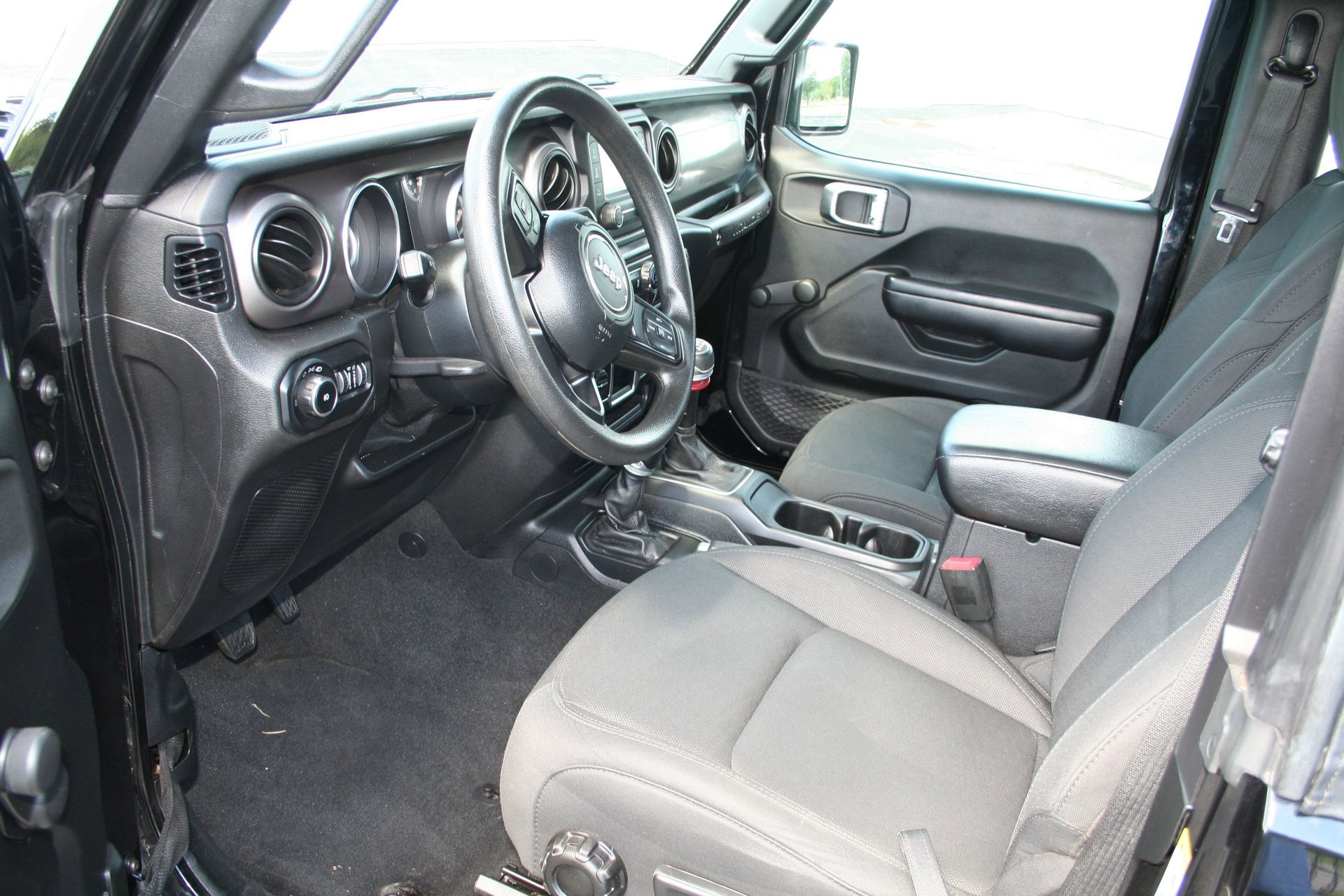 Used 2020 Jeep Wrangler Sport AWD/4WD image 17