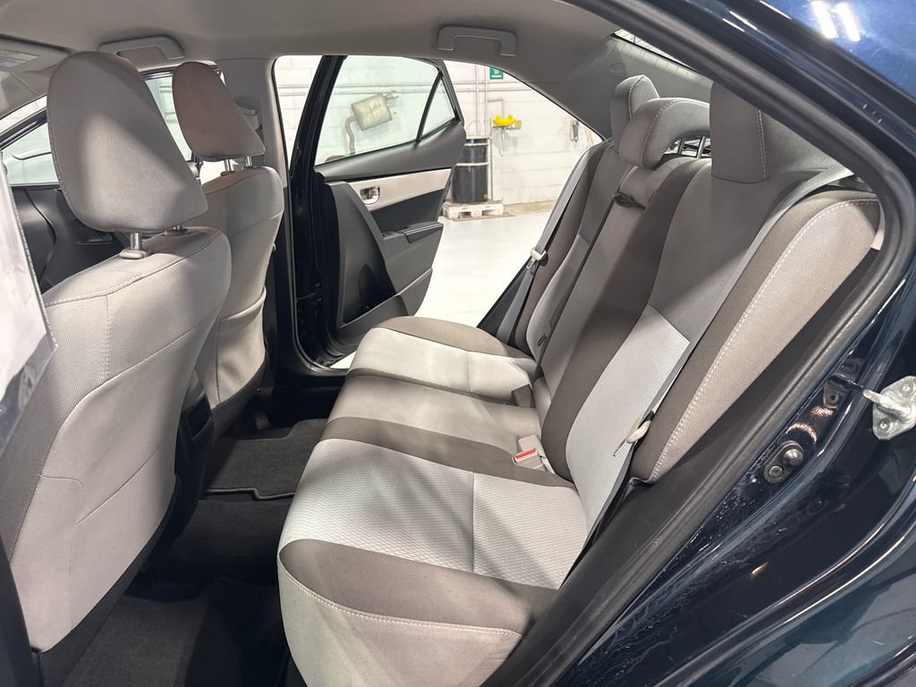Used 2018 Toyota Corolla LE FWD image 35