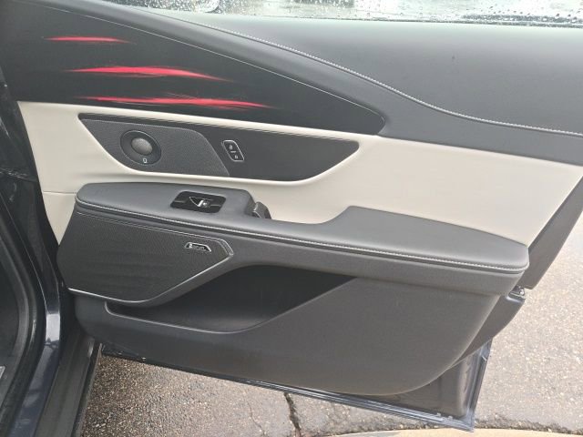 Certified 2024 Lincoln Nautilus Reserve w/ Equipment Group 202A image 26