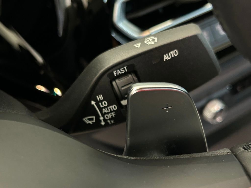 Used 2022 BMW Z4 M40i w/ Premium Package image 17