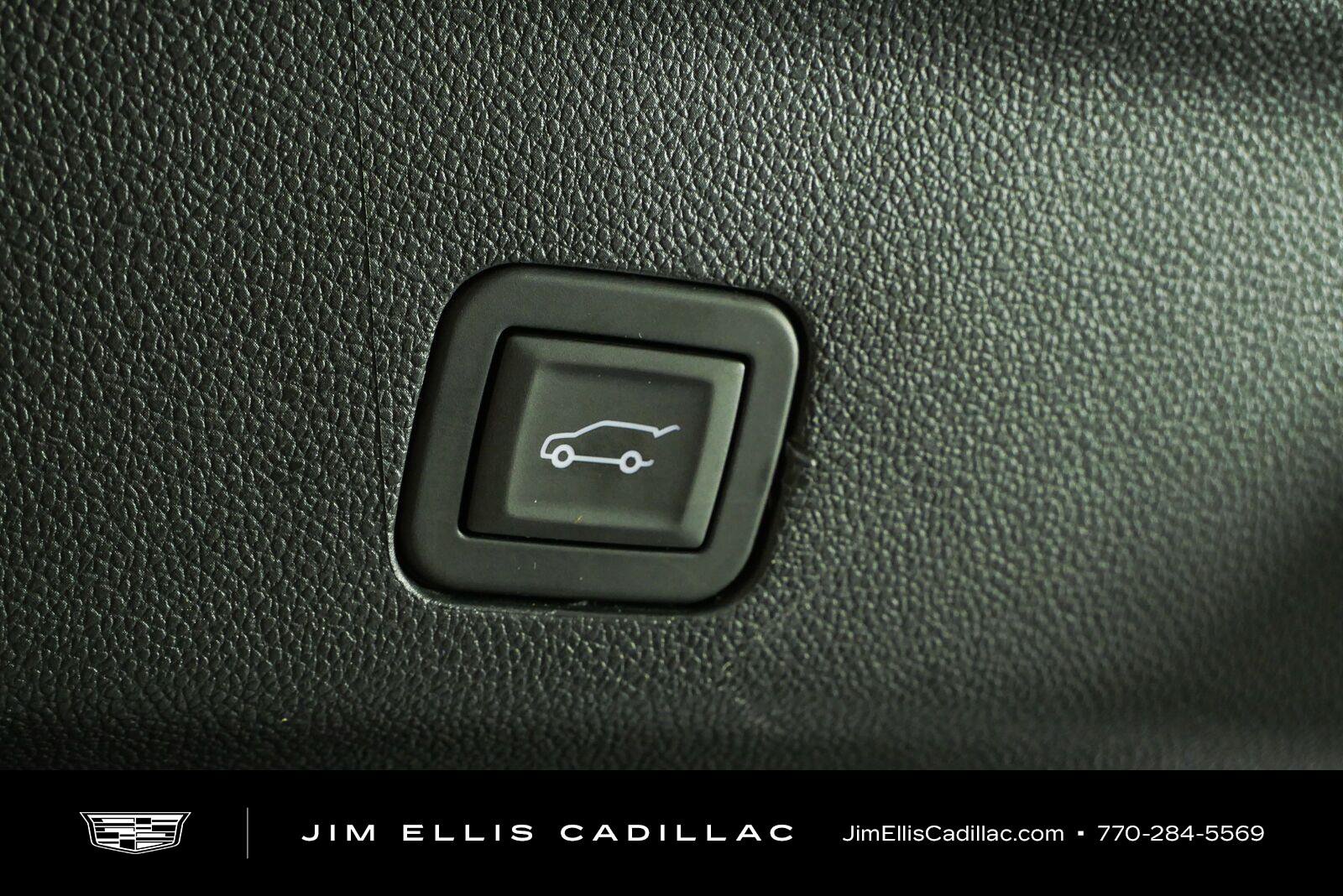 Used 2025 GMC Yukon AT4 Ultimate w/ LPO, Floor Liner Package AWD/4WD image 37