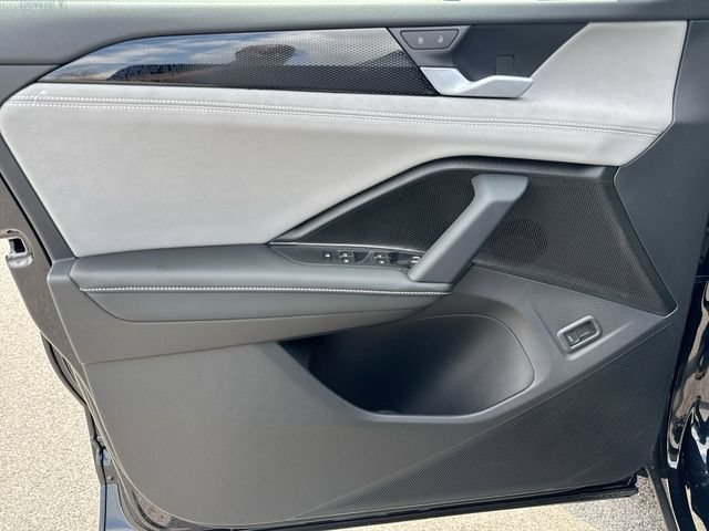 New 2026 Volkswagen Tiguan SE R-Line FWD image 22