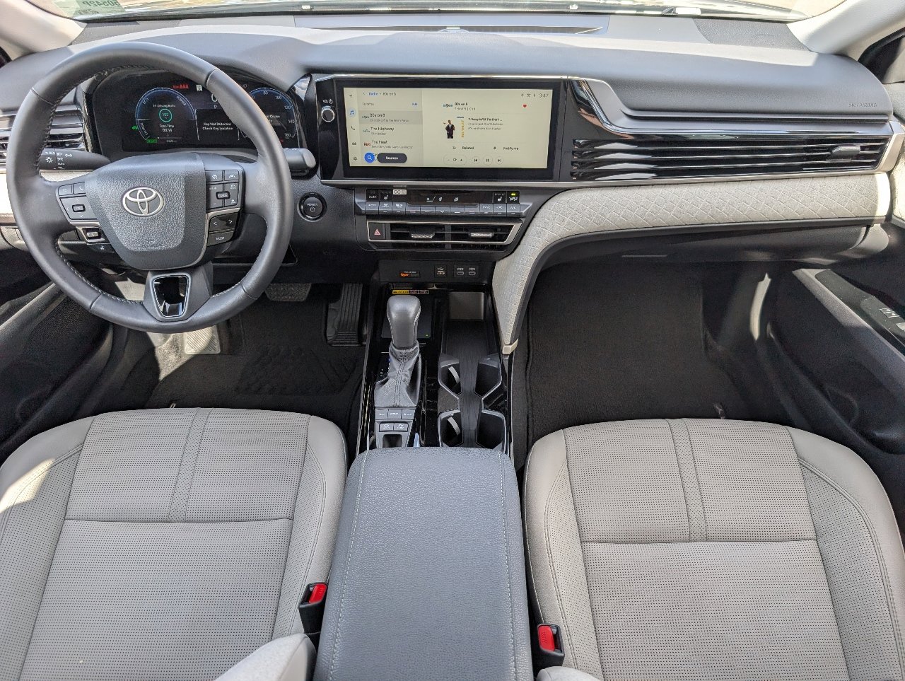 Used 2026 Toyota Camry XLE FWD image 4