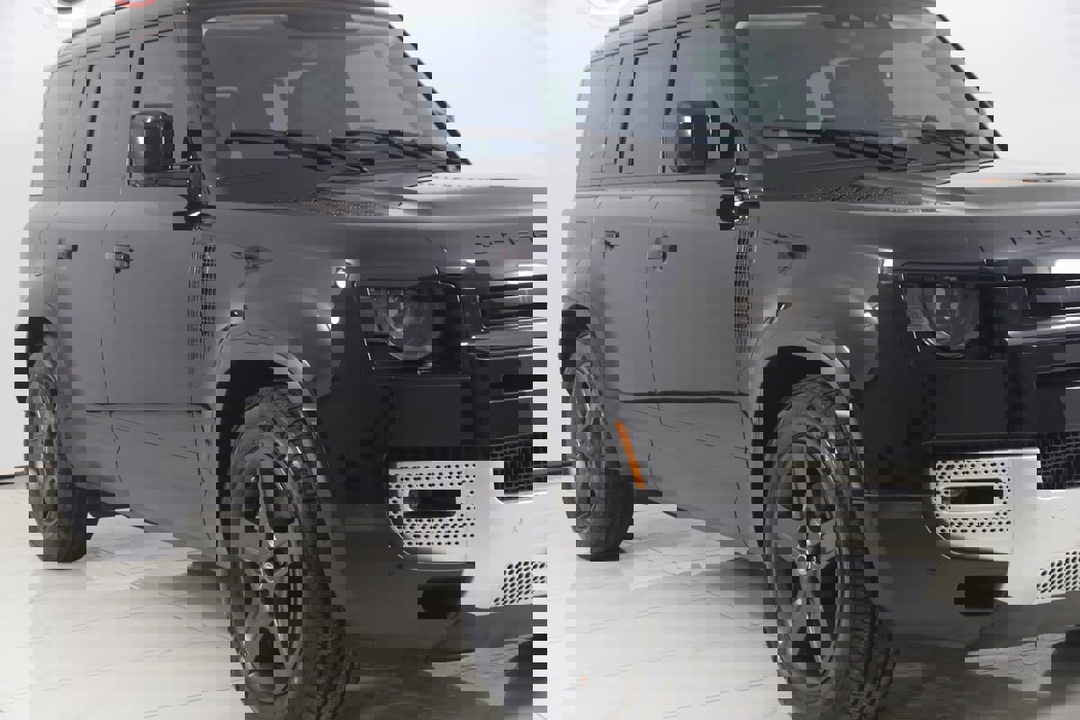 Used 2022 Land Rover Defender 110 SE image 41