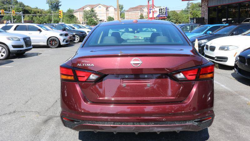 Used 2025 Nissan Altima 2.5 SV FWD image 4