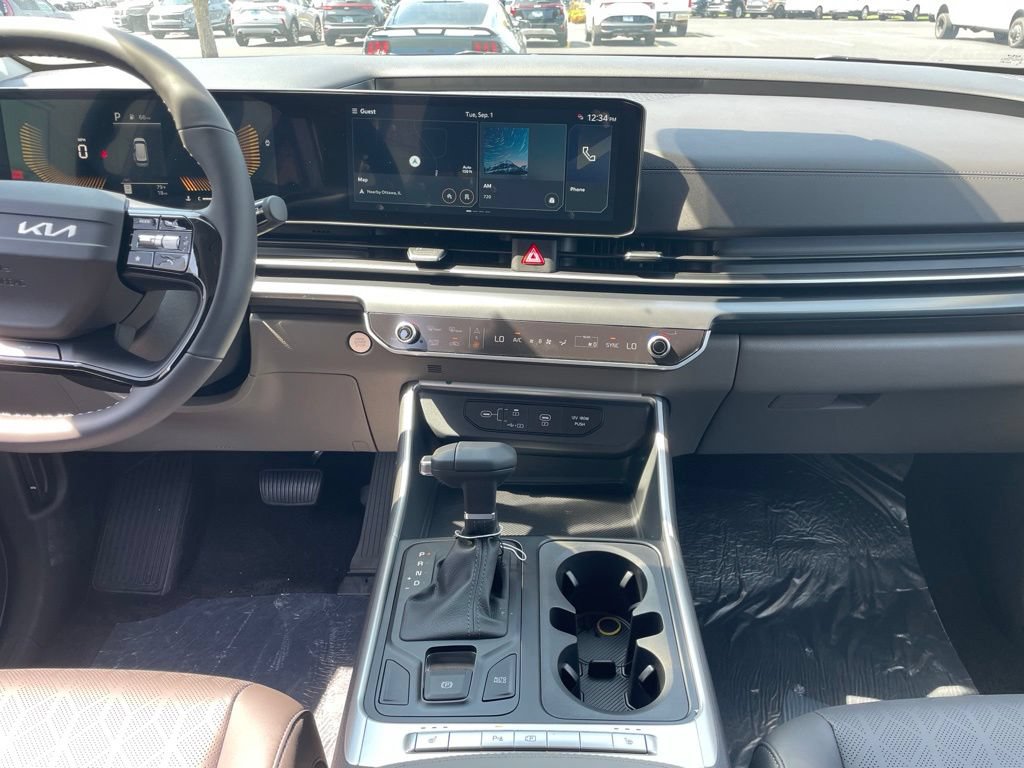 New 2027 Kia Carnival FWD image 11