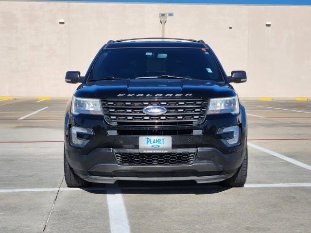 Used 2017 Ford Explorer XLT w/ Equipment Group 202A image 2