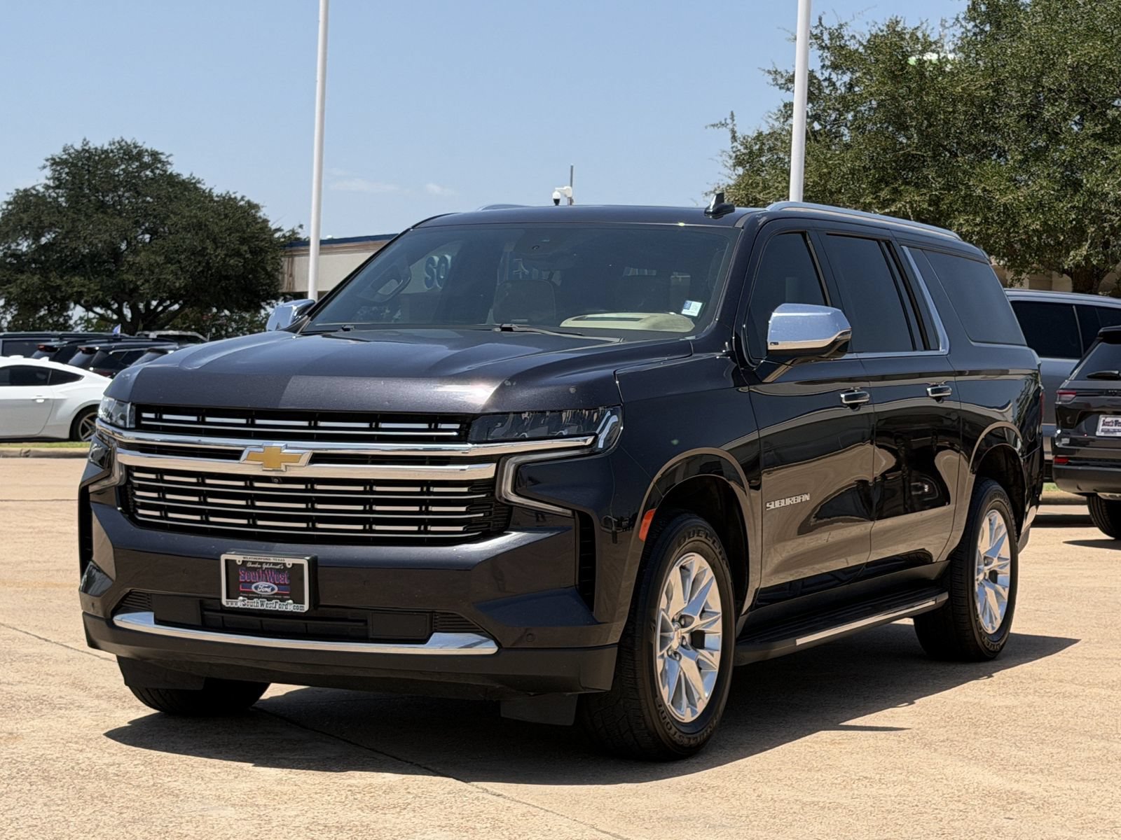 Used 2023 Chevrolet Suburban Premier RWD image 8