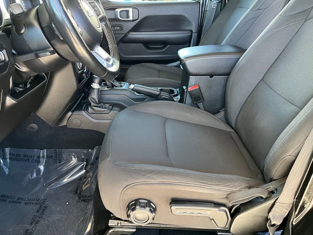 Used 2022 Jeep Wrangler Unlimited Sahara w/ Cold Weather Group image 13