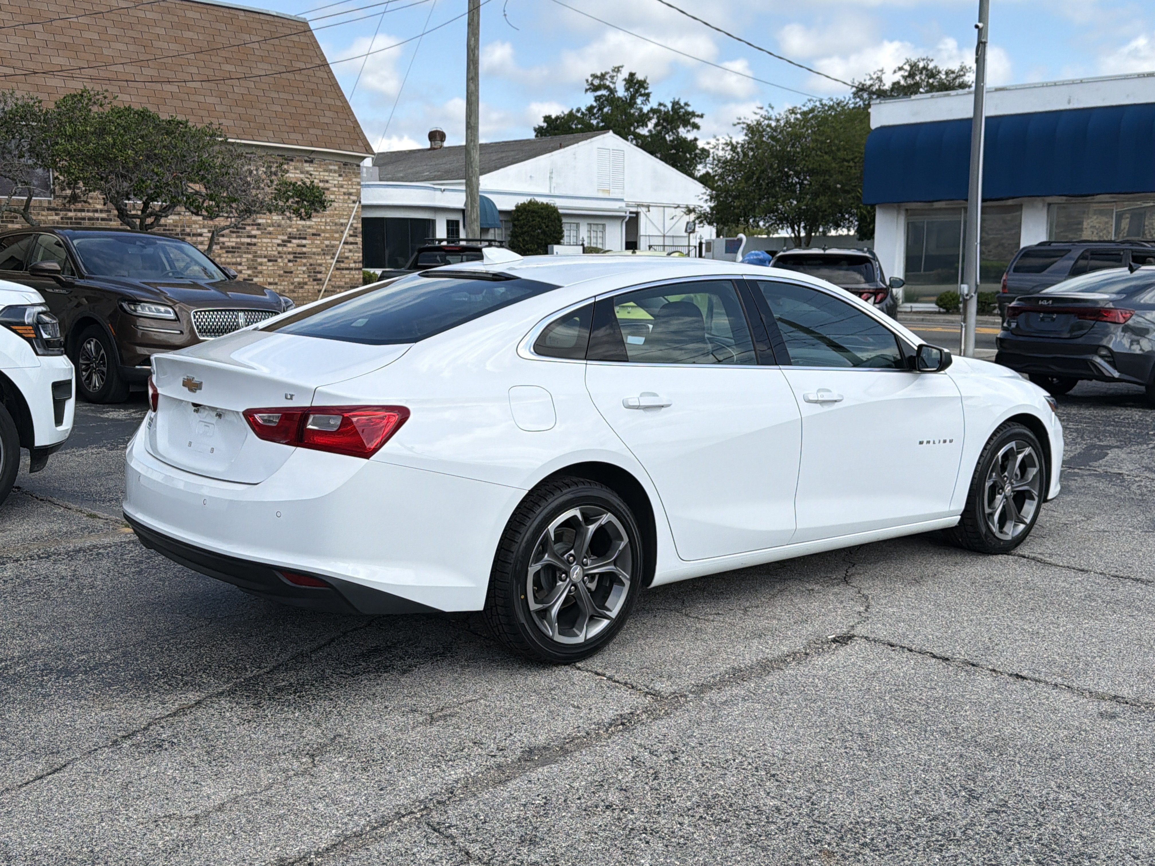 Used 2024 Chevrolet Malibu LT FWD image 3