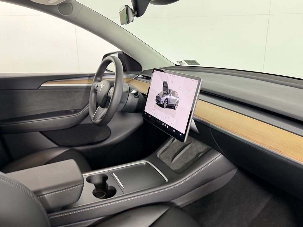 Used 2024 Tesla Model Y Long Range image 32