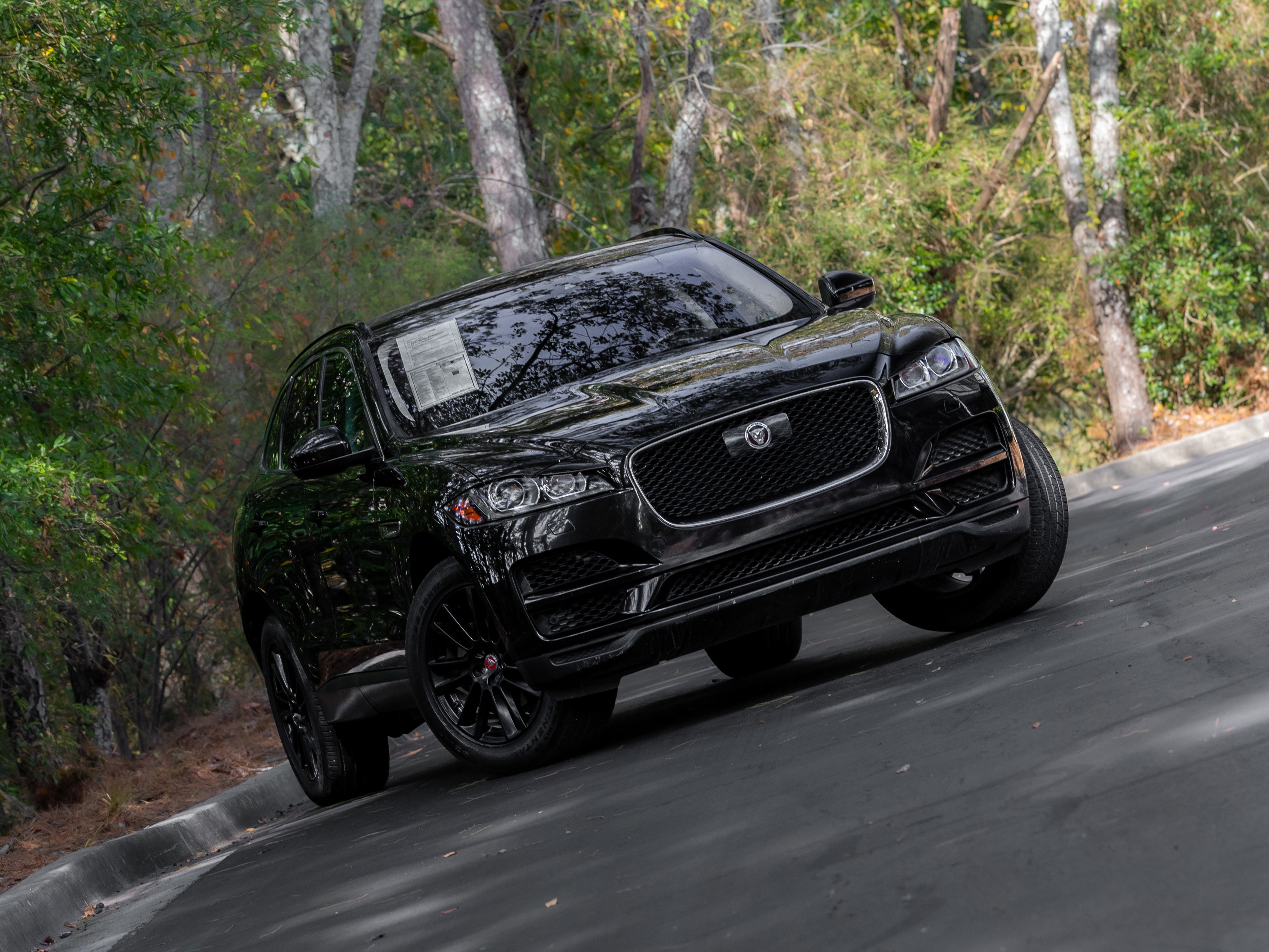 Used 2019 Jaguar F-PACE Prestige image 21
