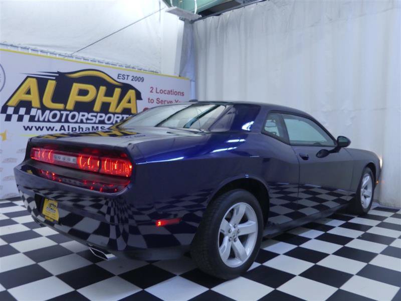 Used 2014 Dodge Challenger SXT RWD image 7