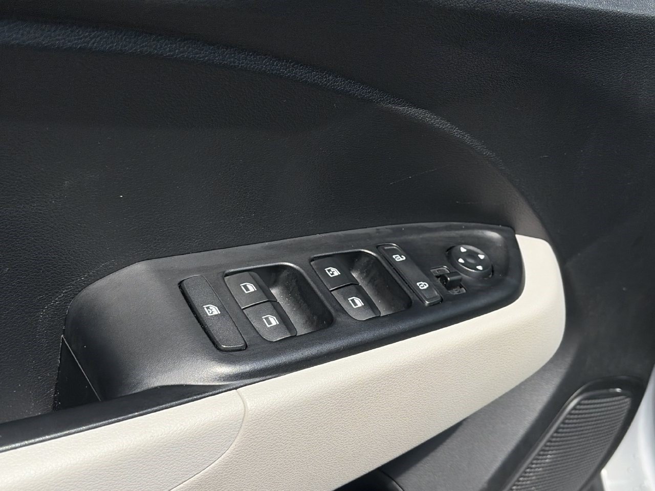 Used 2026 Hyundai Venue SEL FWD image 19
