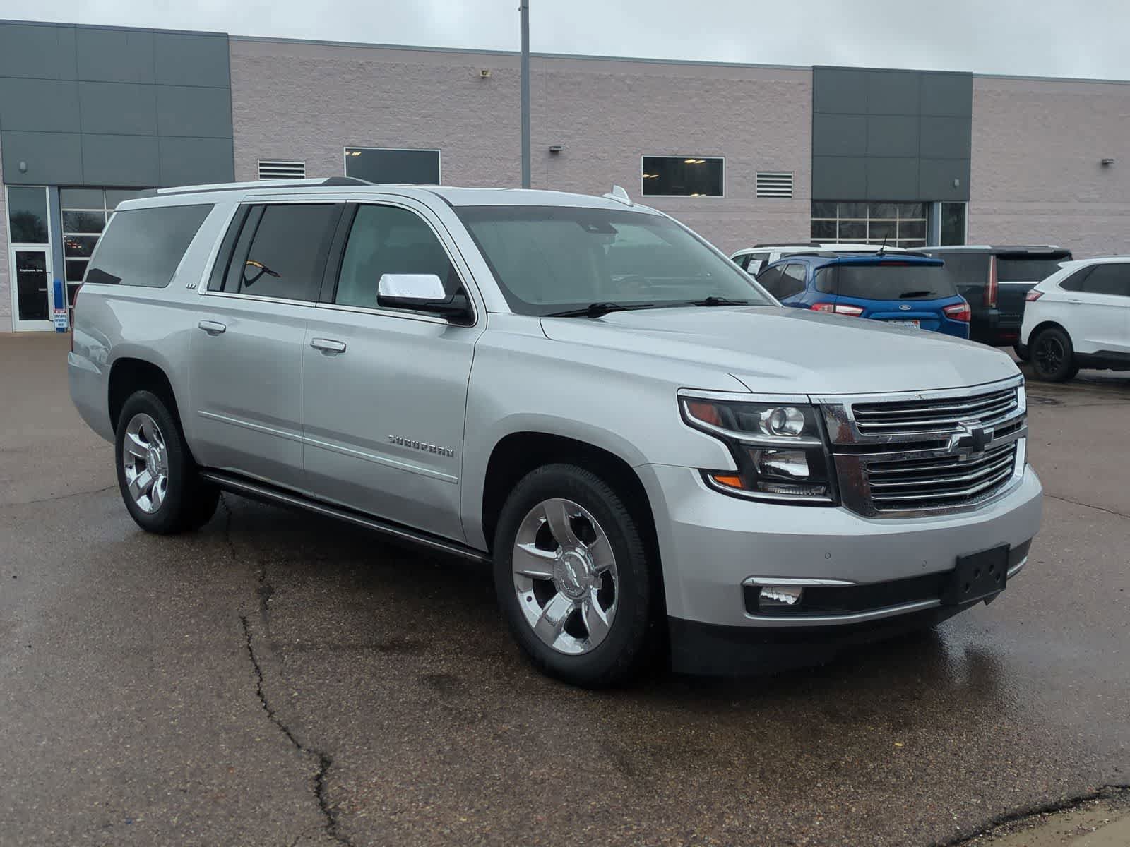 Used 2016 Chevrolet Suburban LTZ image 2