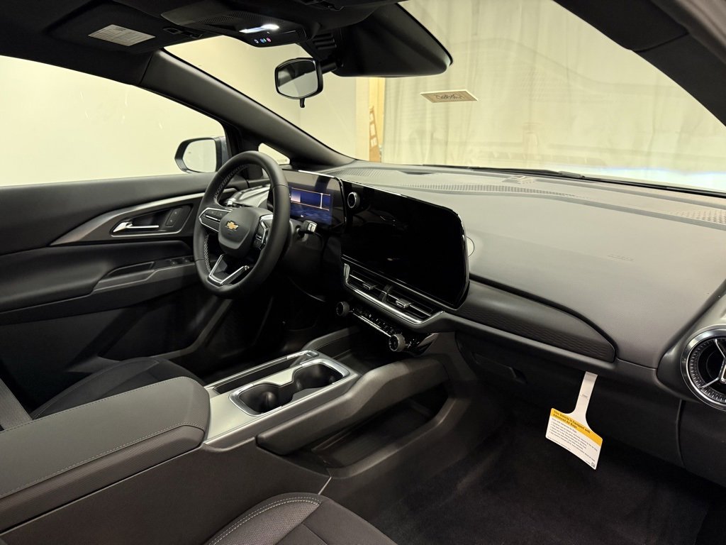 New 2026 Chevrolet Equinox EV LT image 15