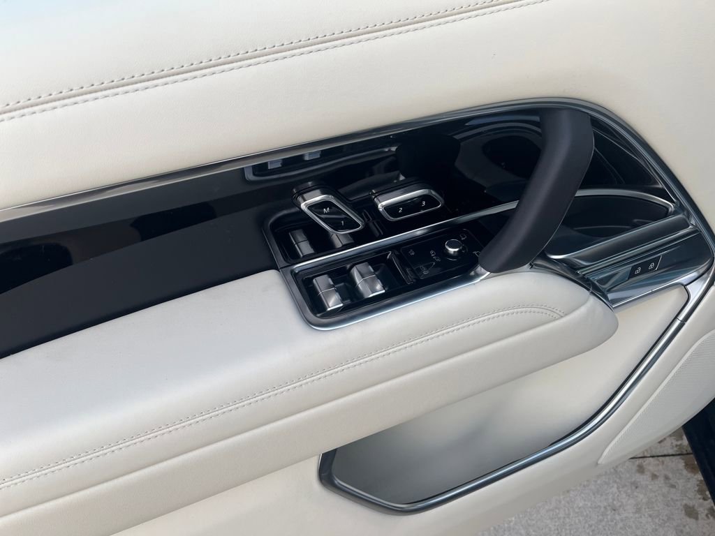 New 2026 Land Rover Range Rover SE image 11