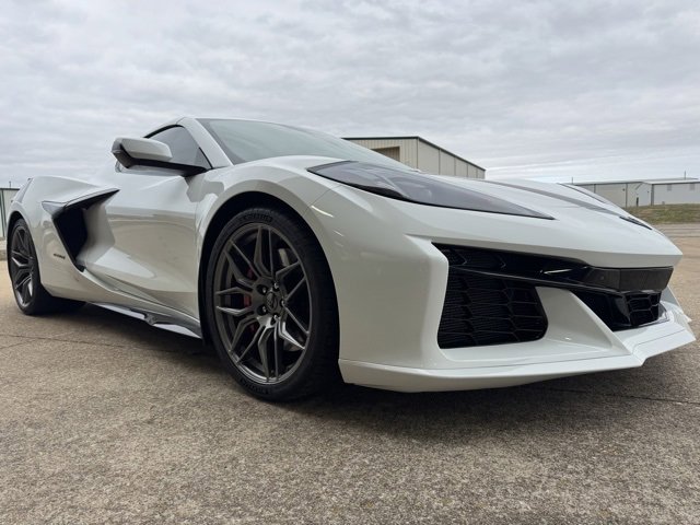 Used 2025 Chevrolet Corvette Z06 image 1