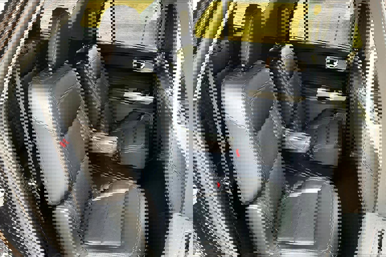 Used 2024 Ford Explorer Limited image 17