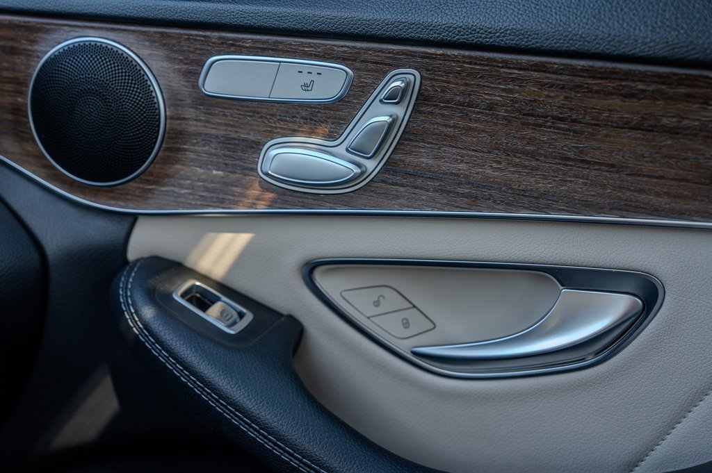 Used 2019 Mercedes-Benz C 300 Sedan image 24