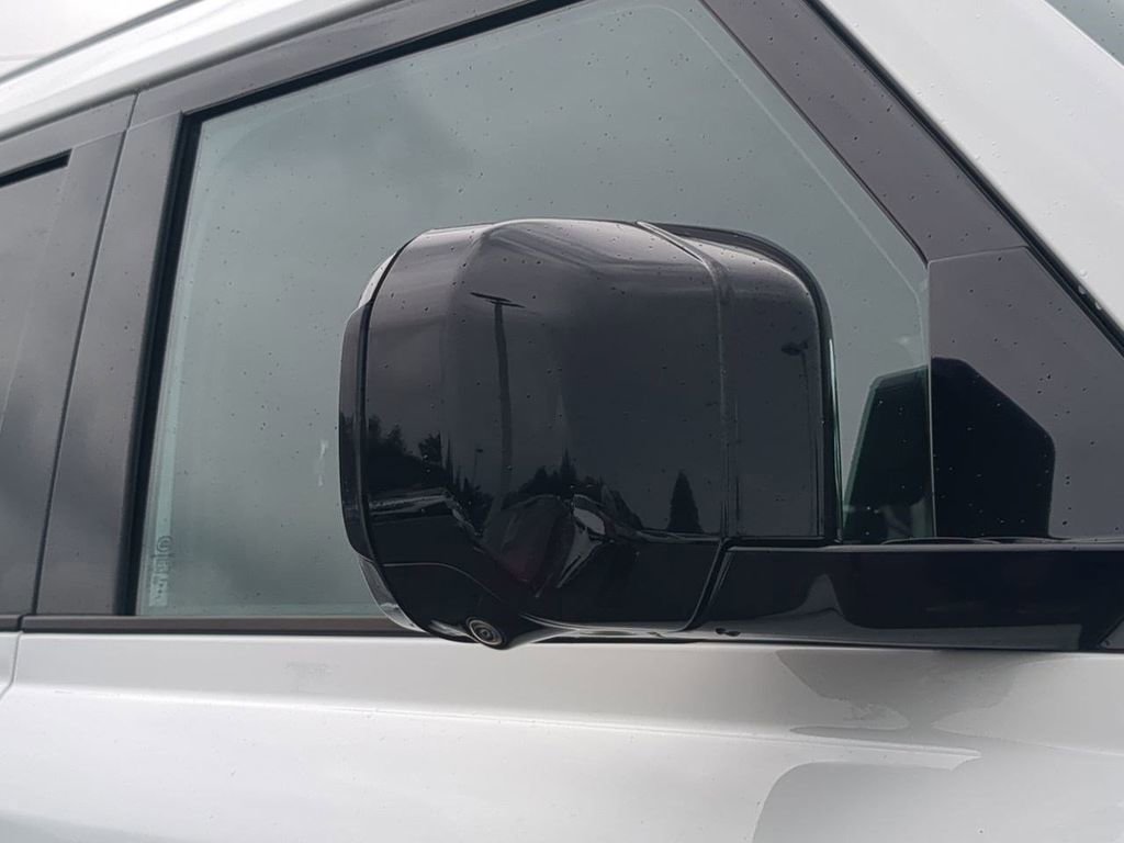 Used 2024 Land Rover Defender 110 S image 13