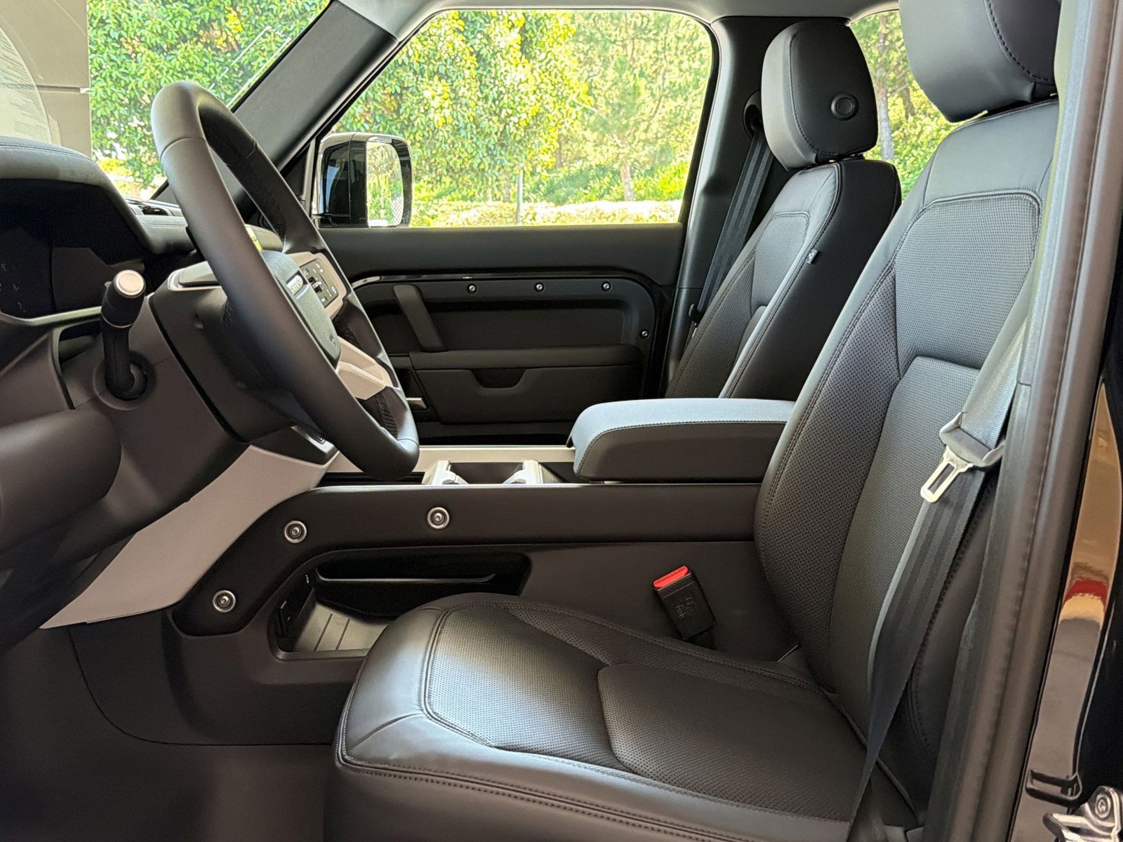 New 2026 Land Rover Defender 110 S AWD/4WD image 5