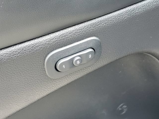 Used 2019 Jeep Grand Cherokee Limited AWD/4WD image 12