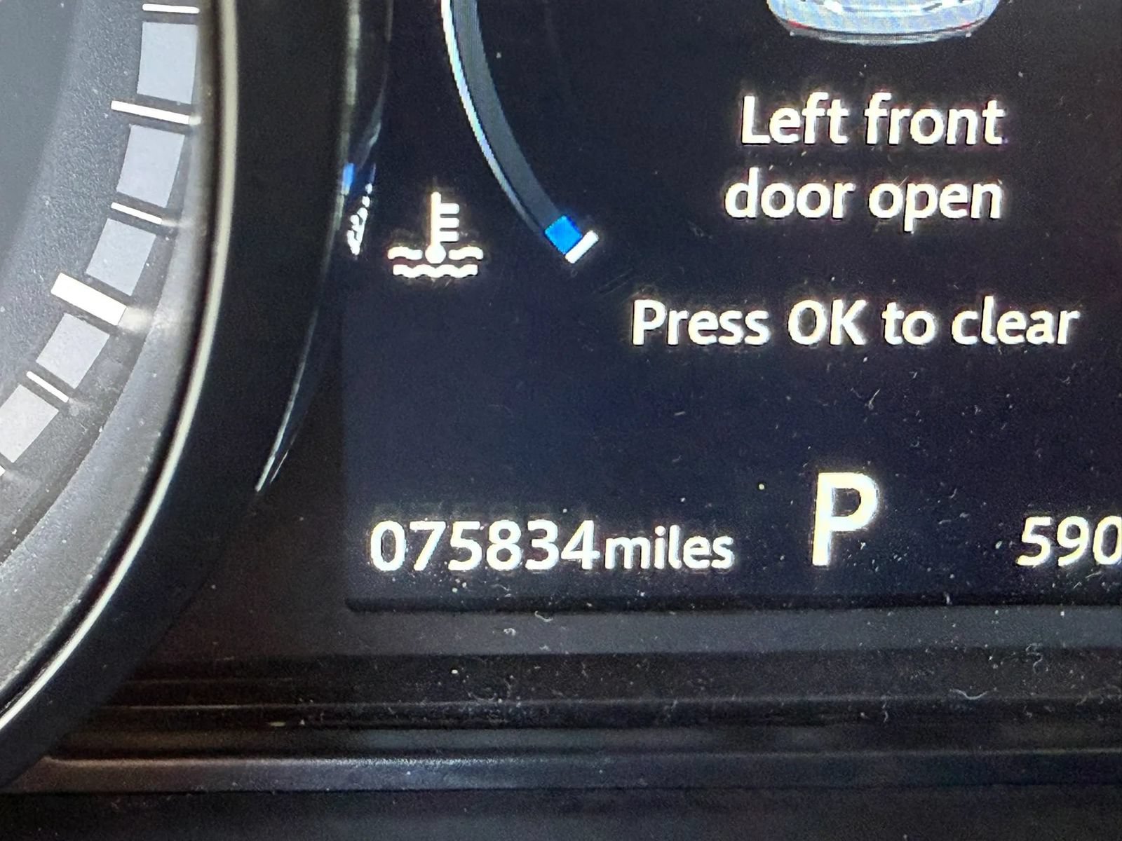 Used 2018 Land Rover Discovery Sport SE AWD/4WD image 27
