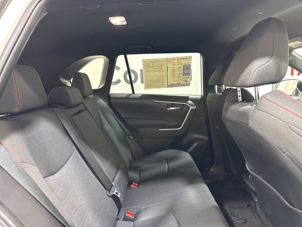 Used 2025 Toyota RAV4 SE image 13