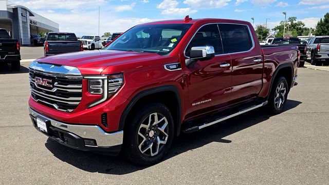 Used 2023 GMC Sierra 1500 SLT w/ SLT Premium Package AWD/4WD image 4