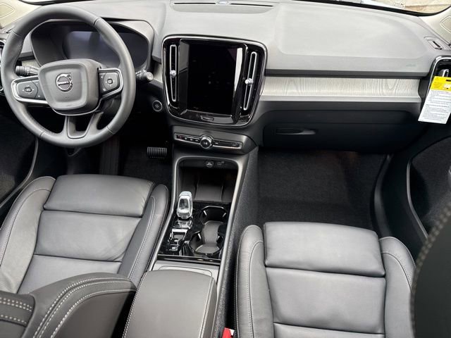 New 2026 Volvo XC40 B5 Plus w/ Protection Package Premier AWD/4WD image 6