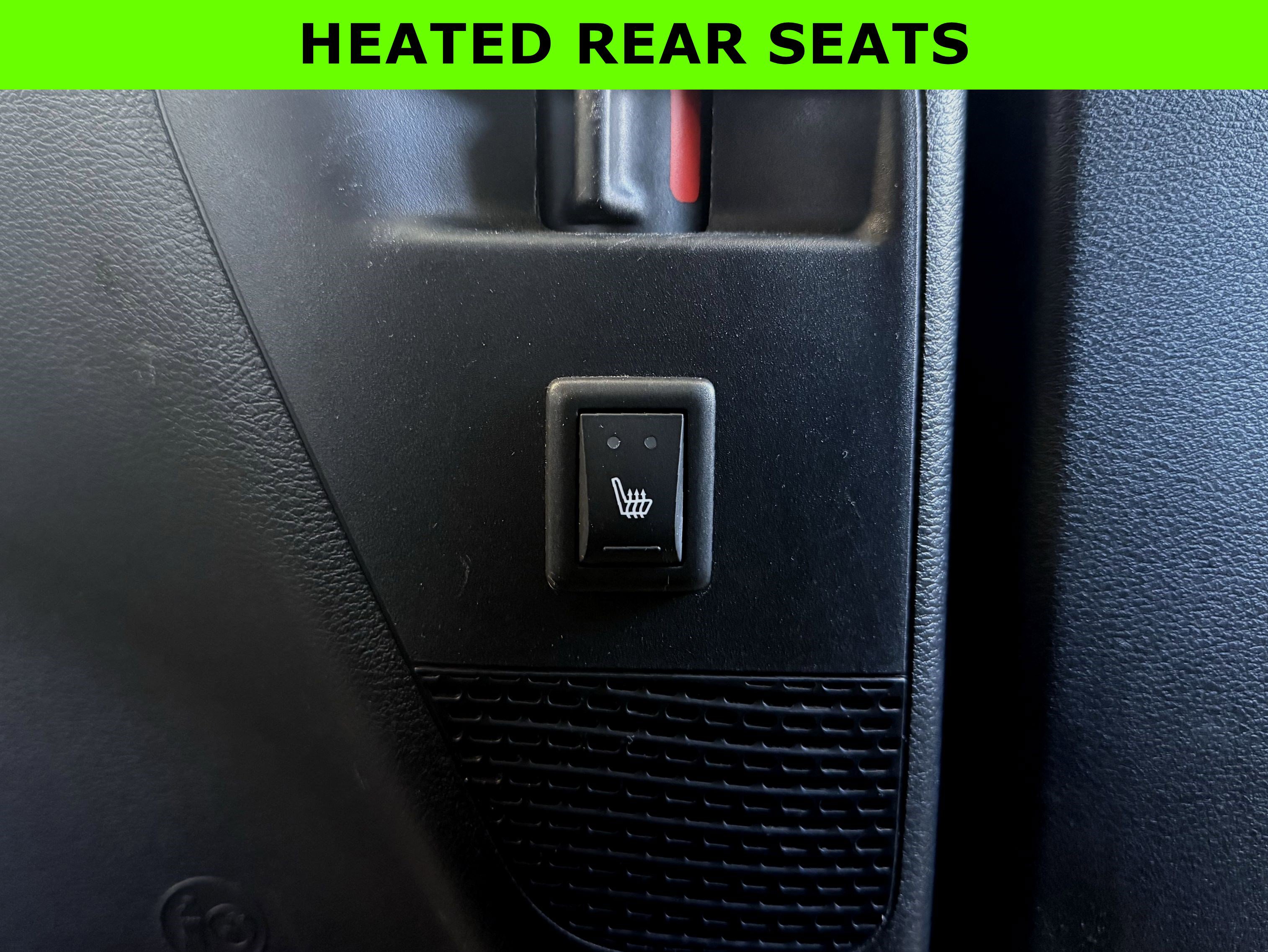 Used 2023 Chrysler Pacifica Limited w/ Uconnect Theater Family Group image 34