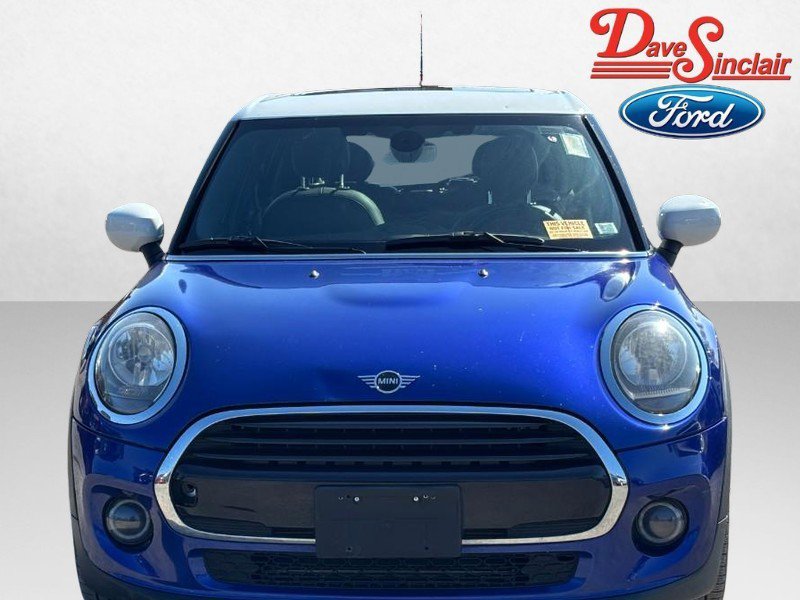 Used 2020 MINI Cooper 4-Door Hardtop image 2