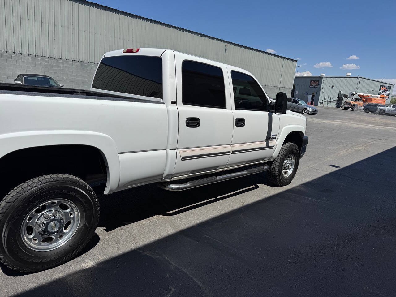 Used 2007 Chevrolet Silverado 2500 LT w/ Heavy-Duty Power Package AWD/4WD image 12