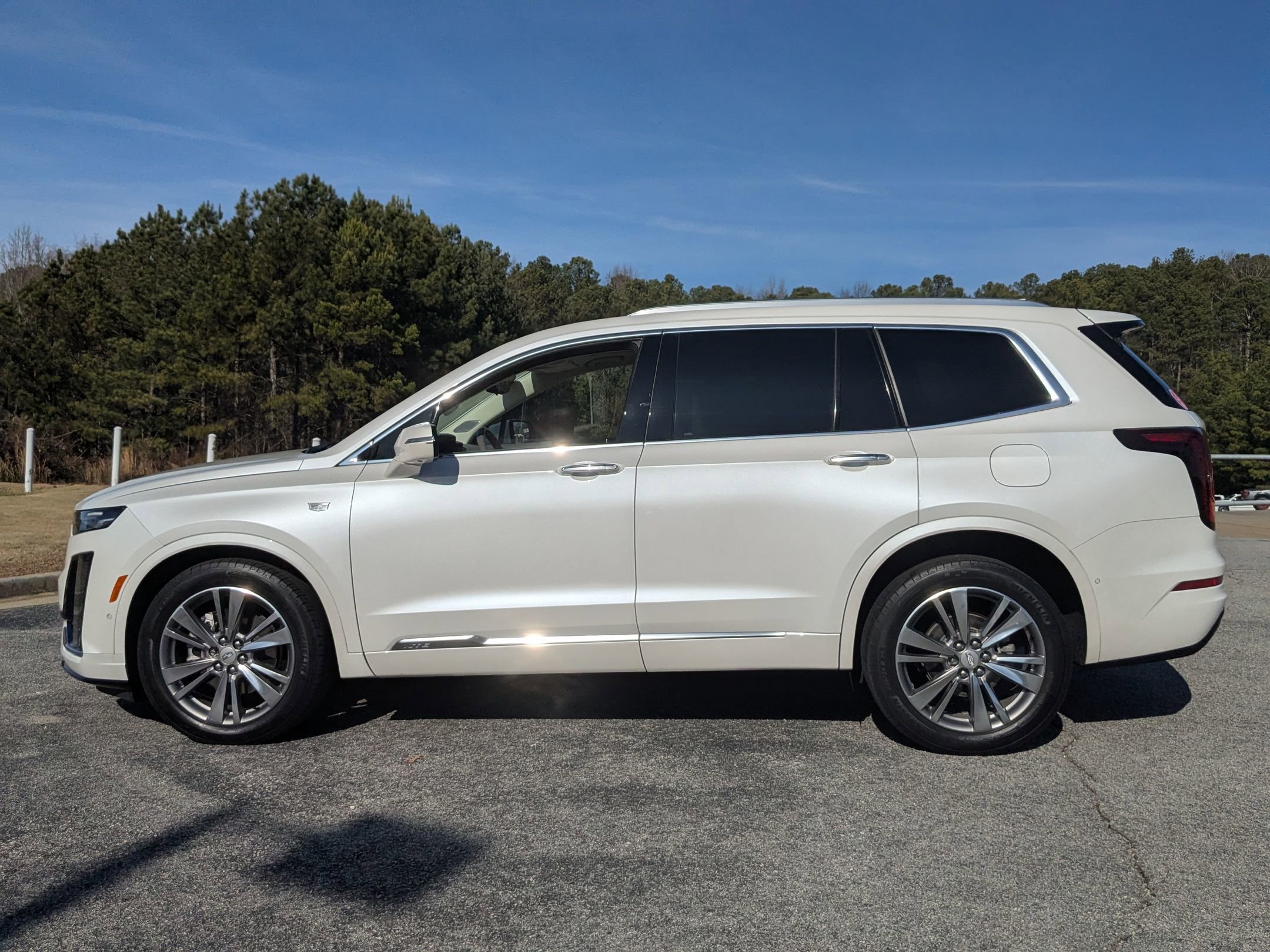Used 2022 Cadillac XT6 Premium Luxury w/ Technology Package image 8