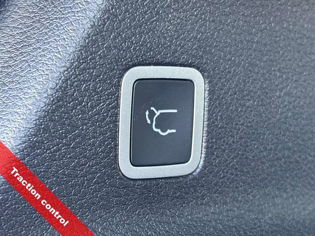 New 2026 Chrysler Pacifica Limited w/ Uconnect Theater Family Group image 43