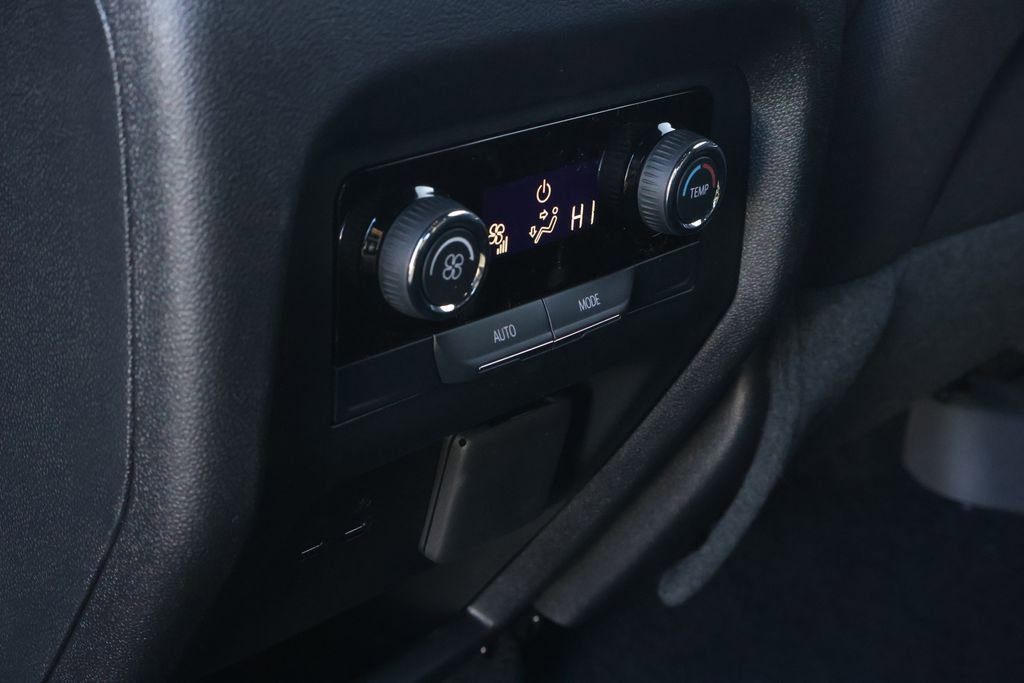 New 2026 Chevrolet Traverse LT w/ Midnight/Sport Edition FWD image 37