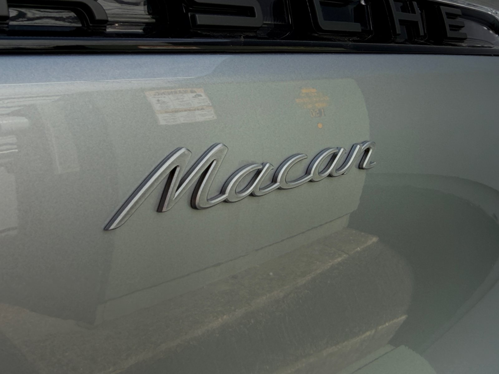 Used 2025 Porsche Macan AWD/4WD image 41