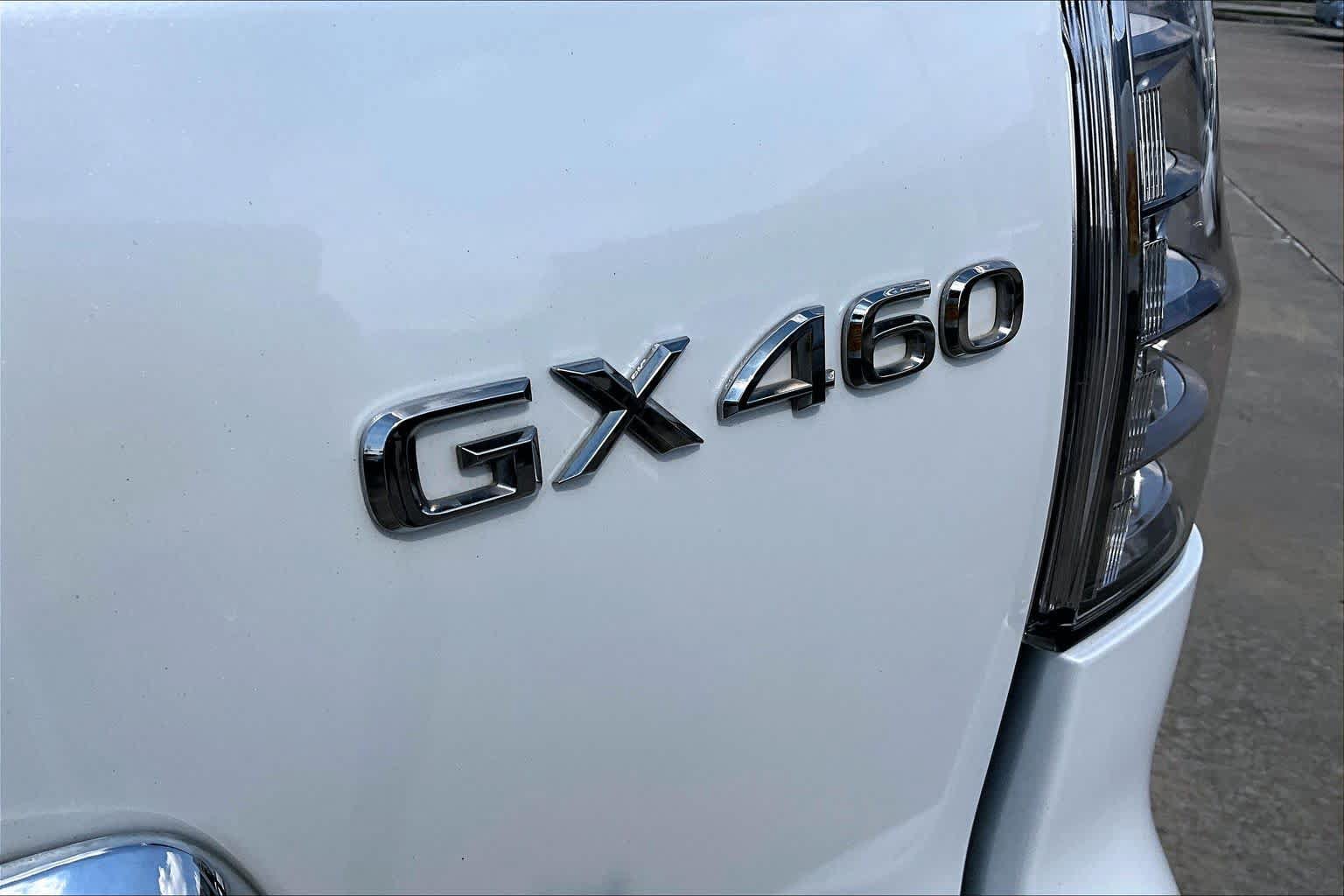 Used 2016 Lexus GX 460 w/ Premium Package AWD/4WD image 10