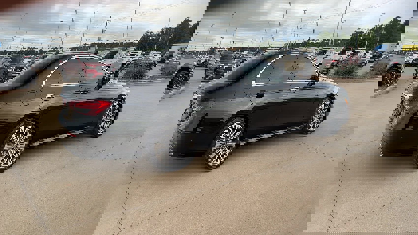 Used 2022 Mercedes-Benz E 350 Sedan image 8