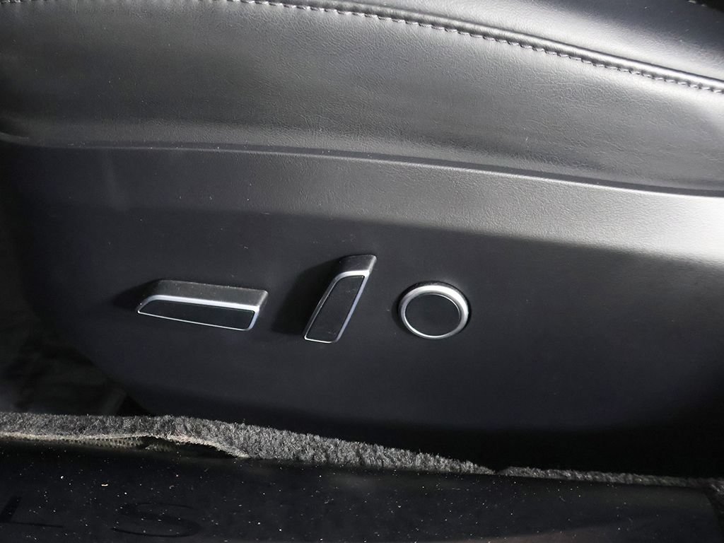 Used 2023 Tesla Model S Standard Range AWD/4WD image 34