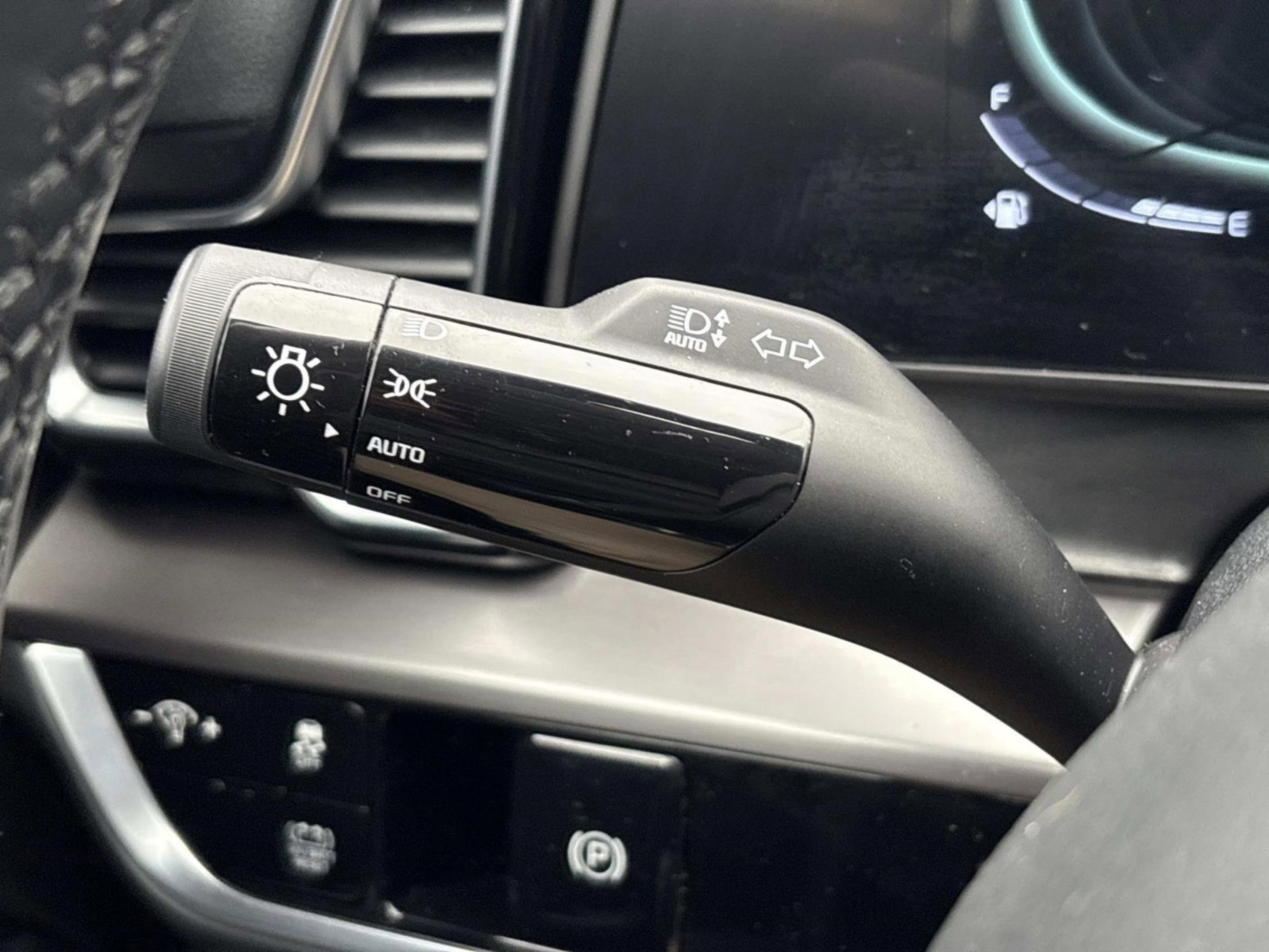 Used 2023 Kia Sportage EX image 29