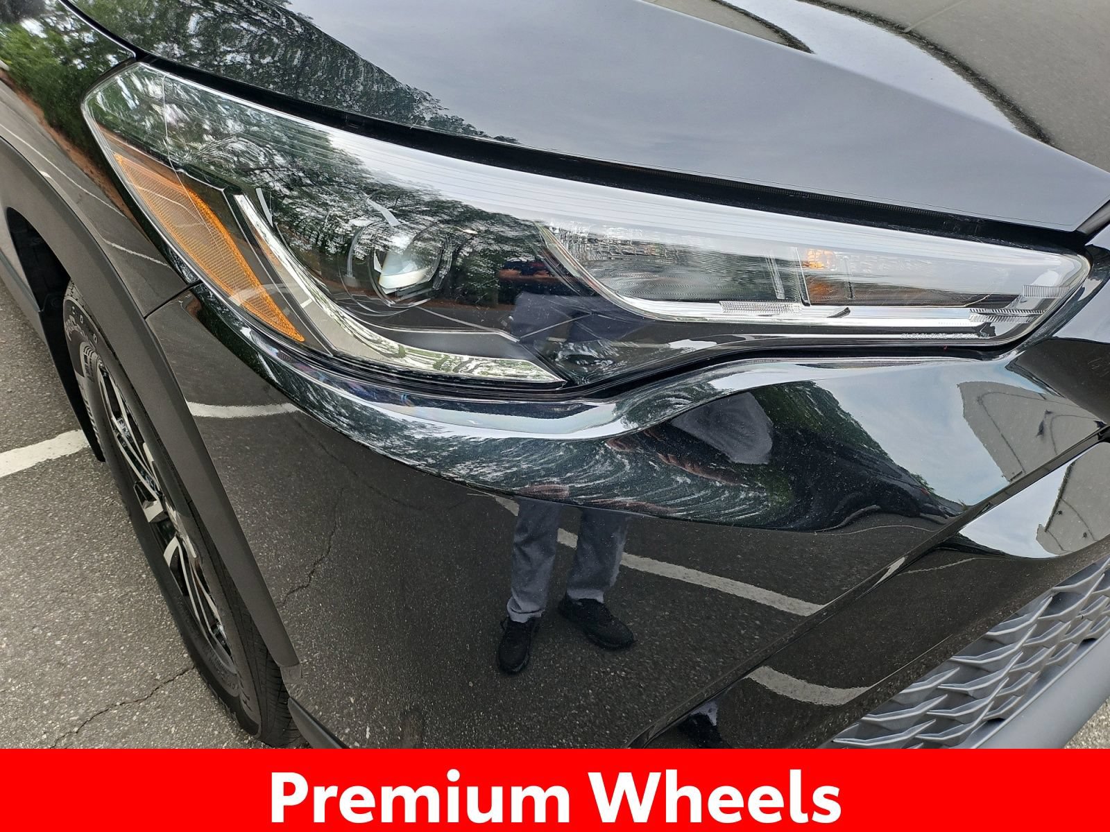 Used 2023 Toyota Corolla Cross AWD Hybrid image 13
