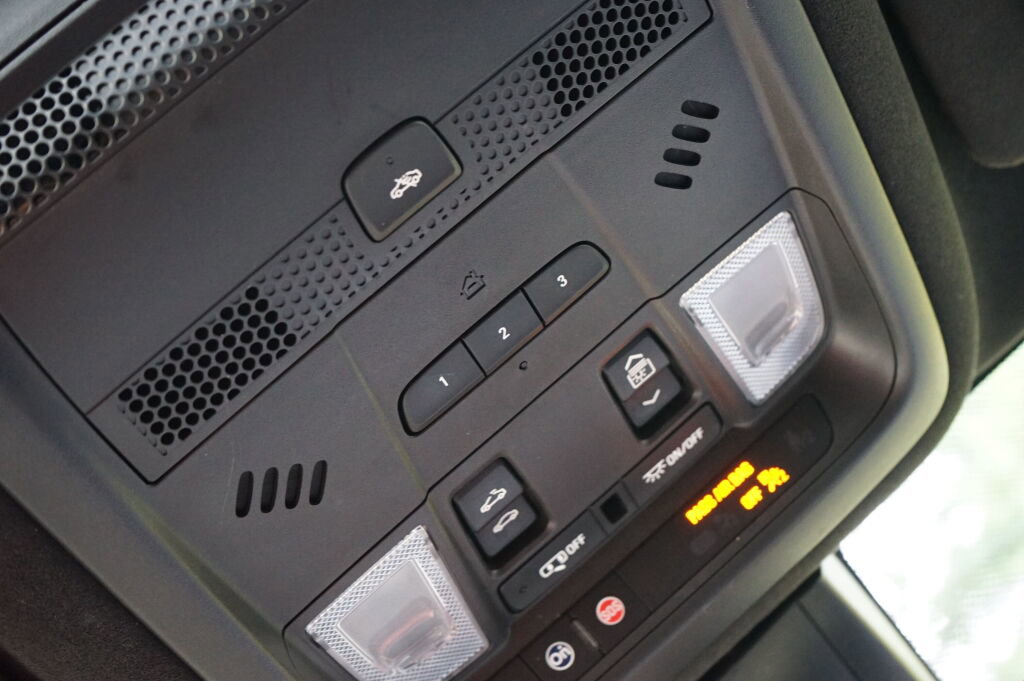 Used 2020 Cadillac XT6 Premium Luxury w/ Platinum Package image 24