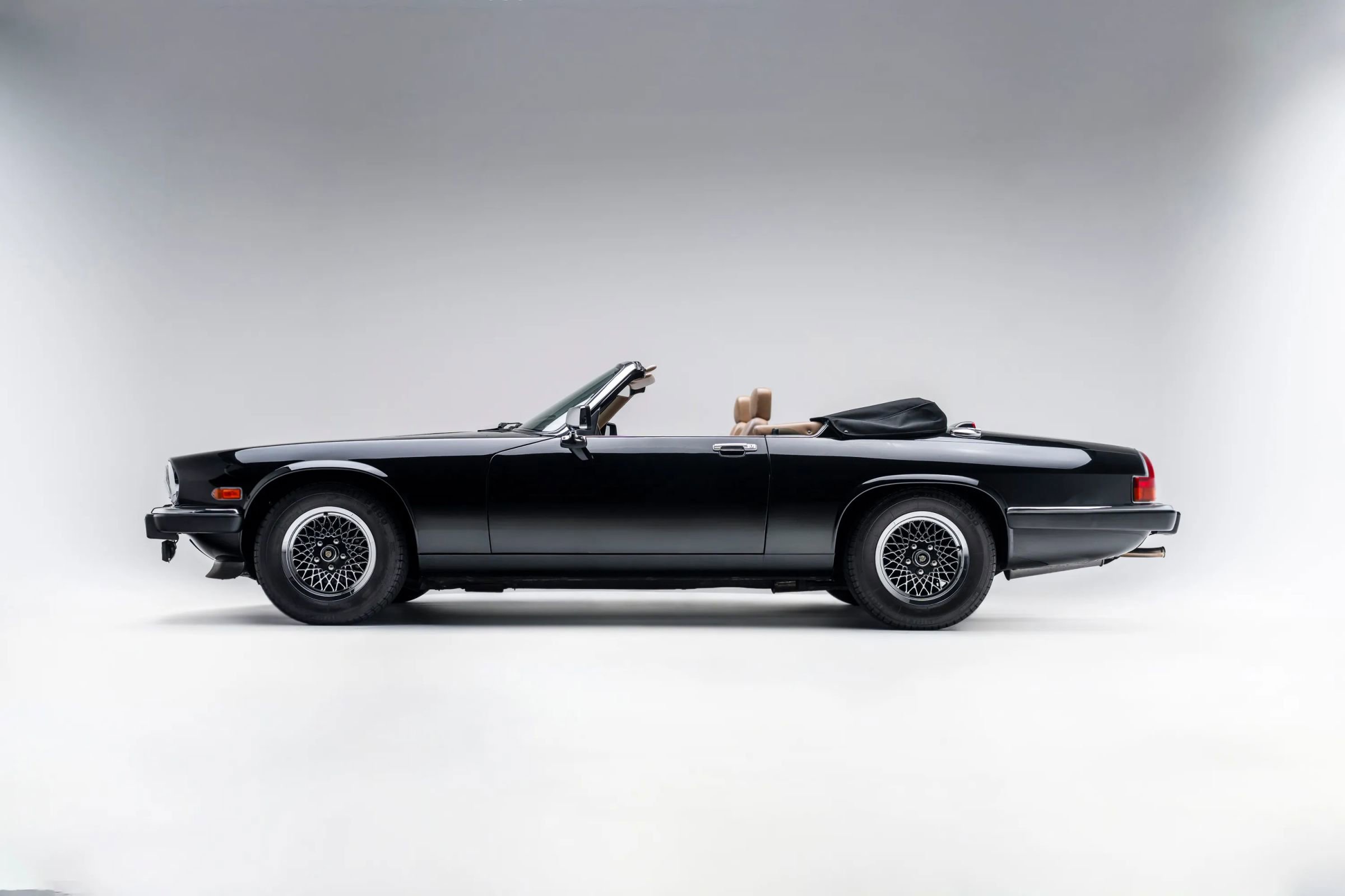 Used 1990 Jaguar XJS V12 Convertible RWD image 5