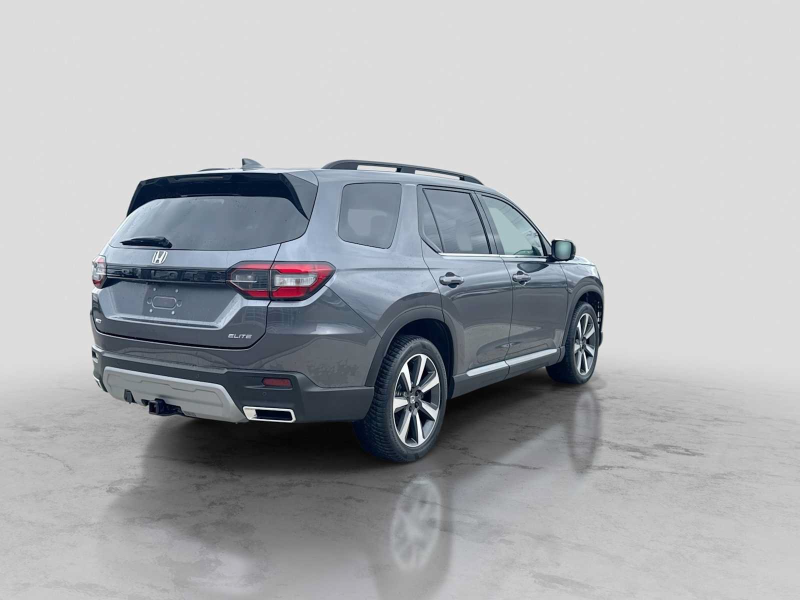 Used 2023 Honda Pilot Elite image 6