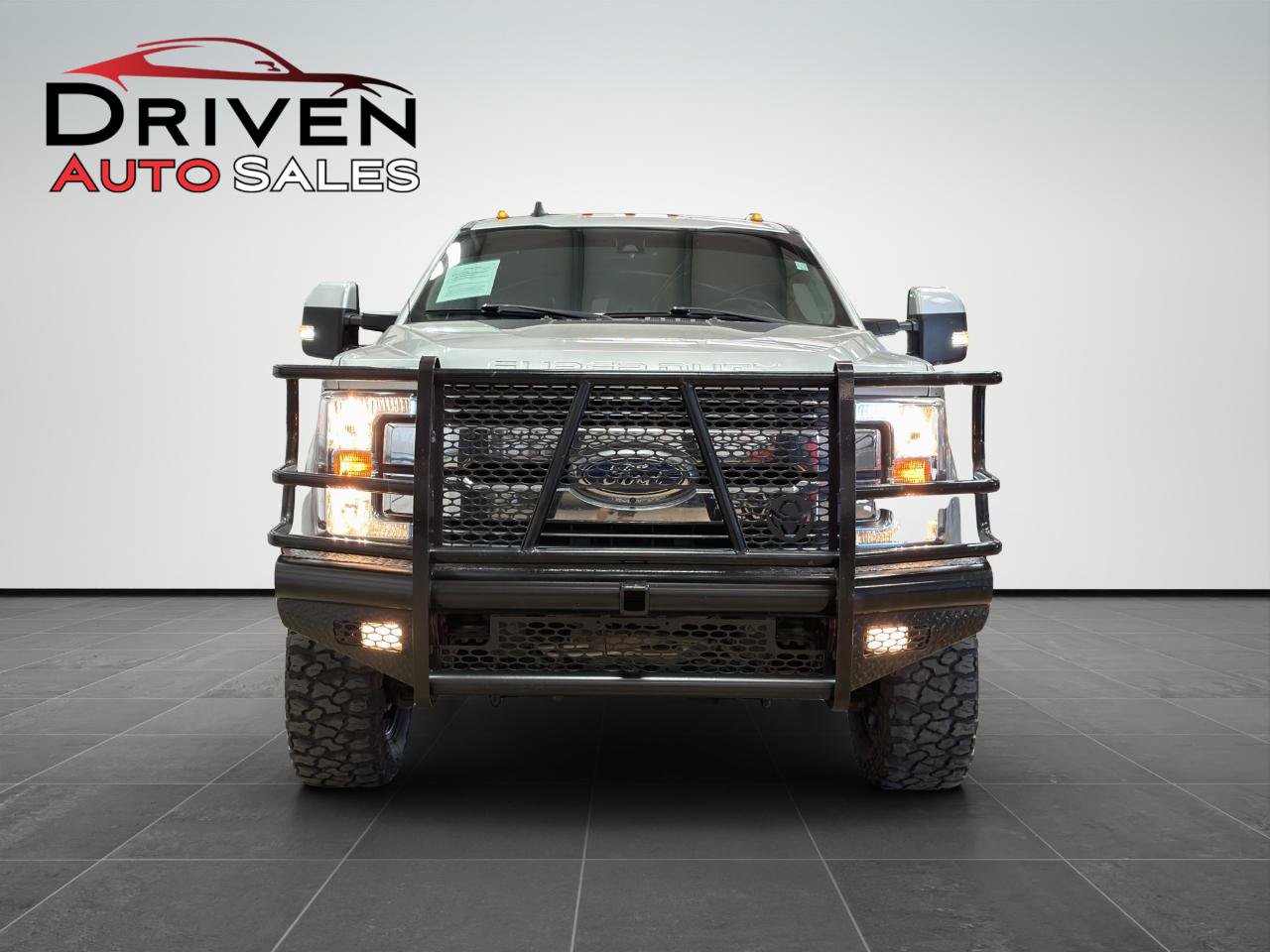 Used 2019 Ford F350 Lariat w/ Lariat Ultimate Package AWD/4WD image 11