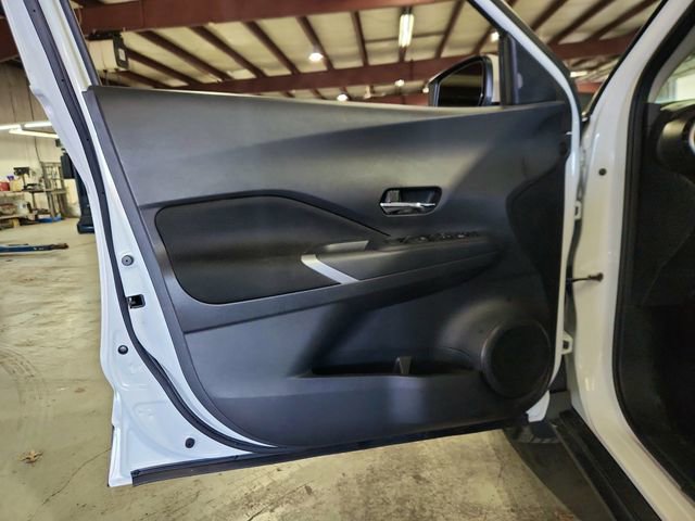 Used 2024 Nissan Kicks SV FWD image 16