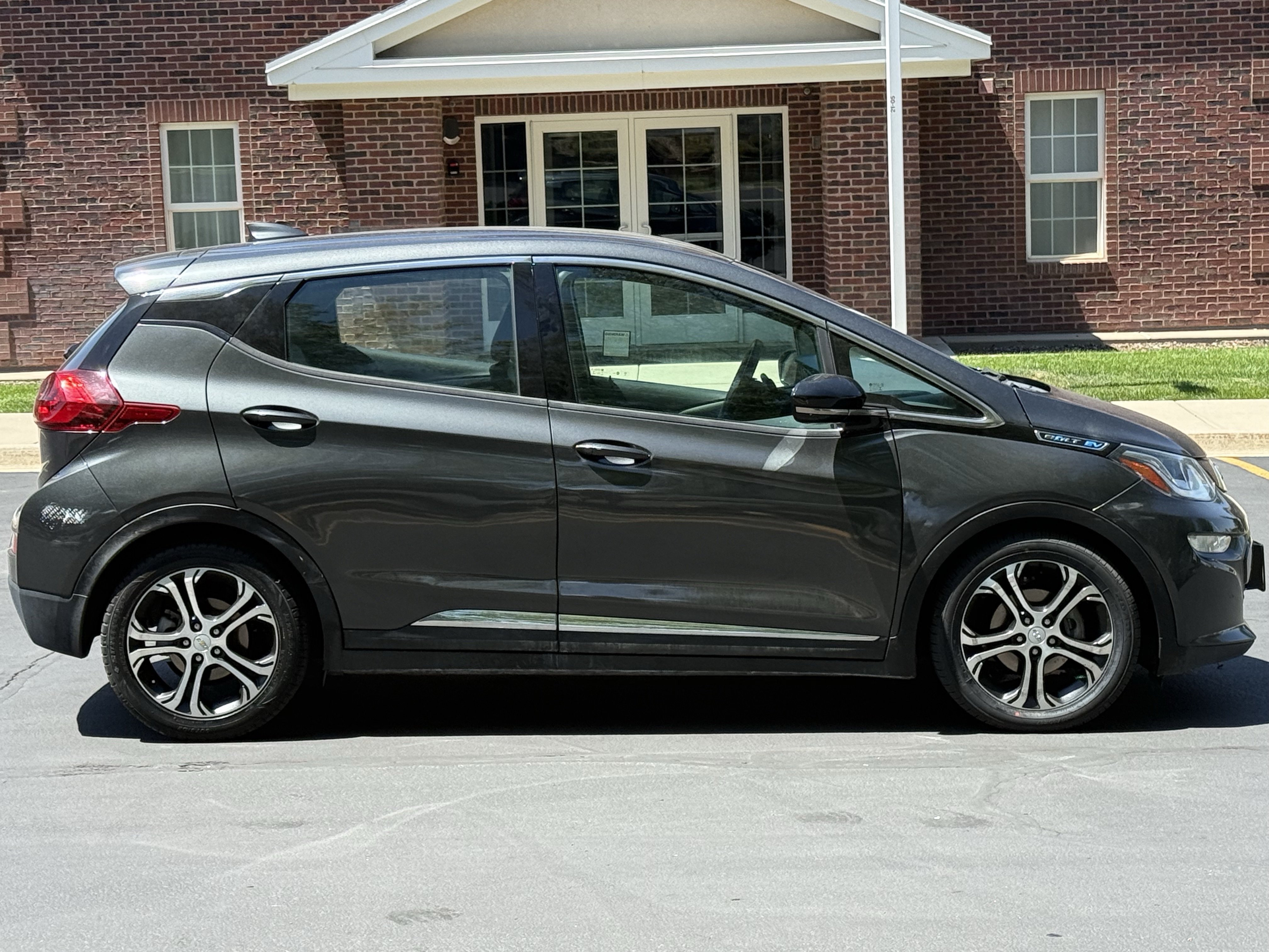 Used 2019 Chevrolet Bolt LT FWD image 3